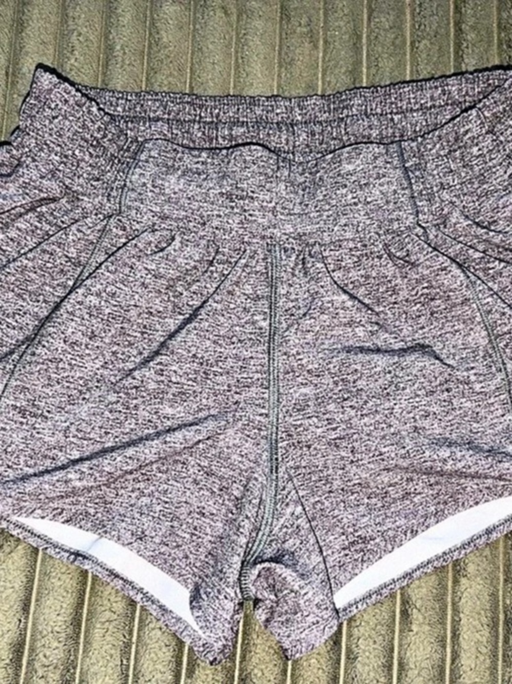 lululemon Hotty Hot Short II Long 4" Athletic Shorts in Gray & Black